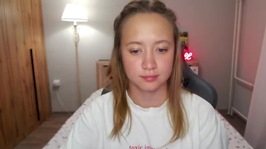 _lalune_ 👹 naked cam
