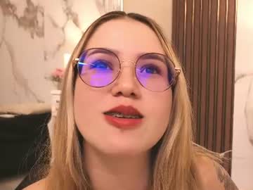 annyhathaway 🐹 webcam