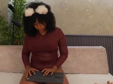 aria_marin_ 🍒 live webcam