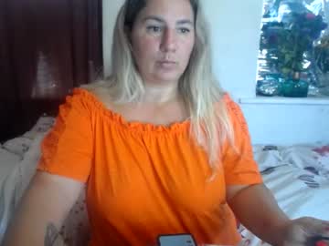 chrystalbella 🐴 nude show