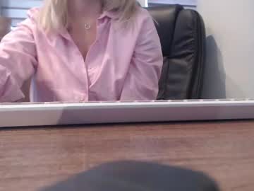 ellawhisper live