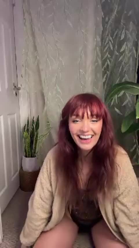 ellepine69 ♊ live sex stream