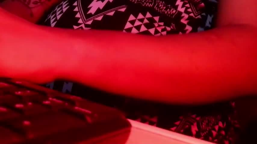 eloise___ ⏯ webcam