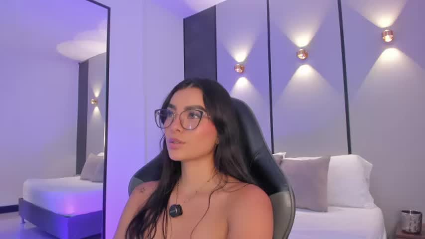 emily_tolson 🐰 live nude cam