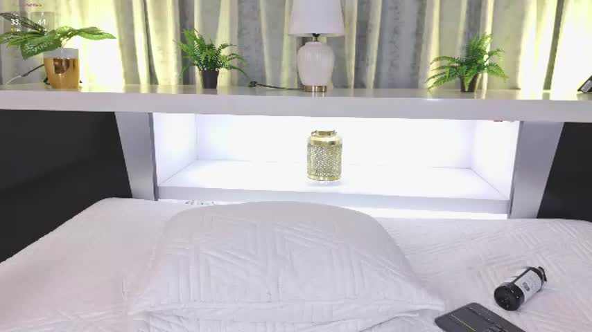 emilyjonss_ 📗 live show