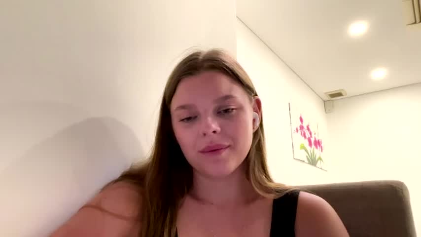 faraheutsey ✨ nude show