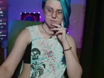 freya_kiss_ live