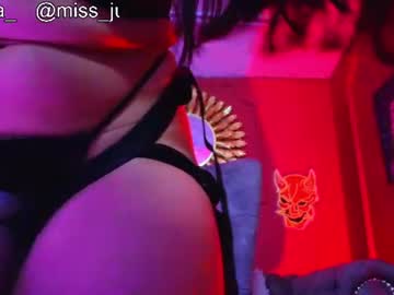 julieta_russell 🏮 live sex cam