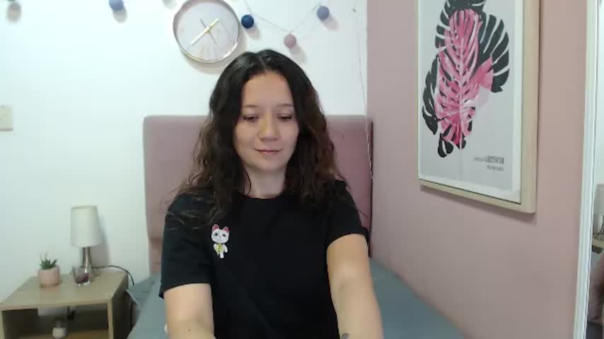 lanna_mills 🛺 cam