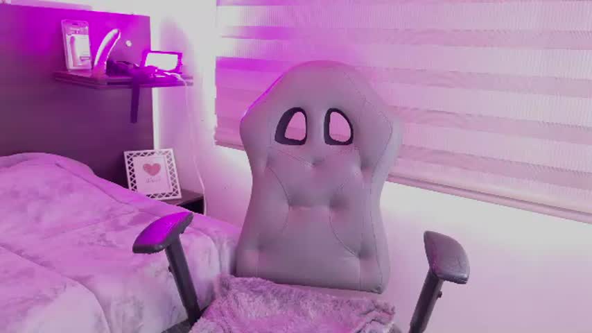 lara_as 🐛 free live webcam