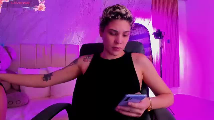 laura_r23 🔮 online naked cam