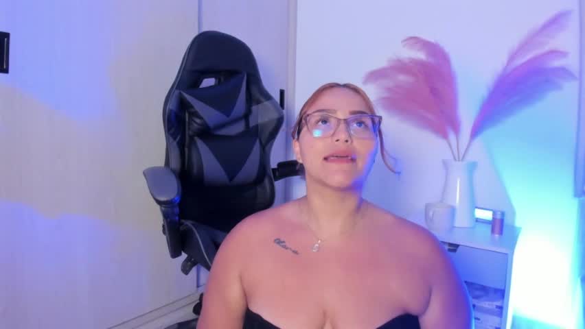 leahbarker 📲 live cam