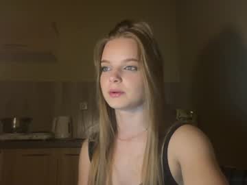 lladynova 👒 live stream