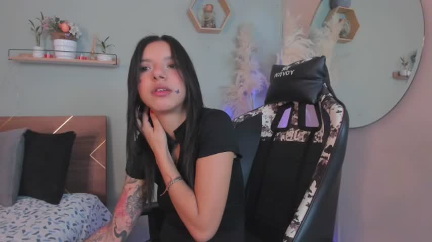 lucy_ferreiraa 🐏 live online webcam