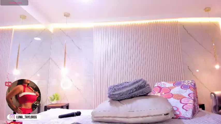 luna_taylorss 🦌 online naked chat