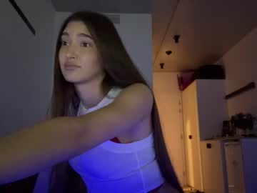 mela_moon_2027 🐖 live cam
