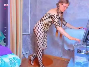 mikky_wikky 🐽 naked cam chat