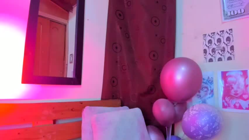 miss_meggaann live