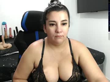 mom_17 📜 online naked cam