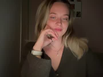moonlit_kiss_ live