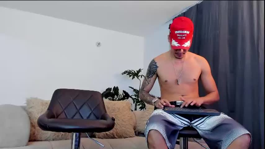 noahdaviss 💆 webcam