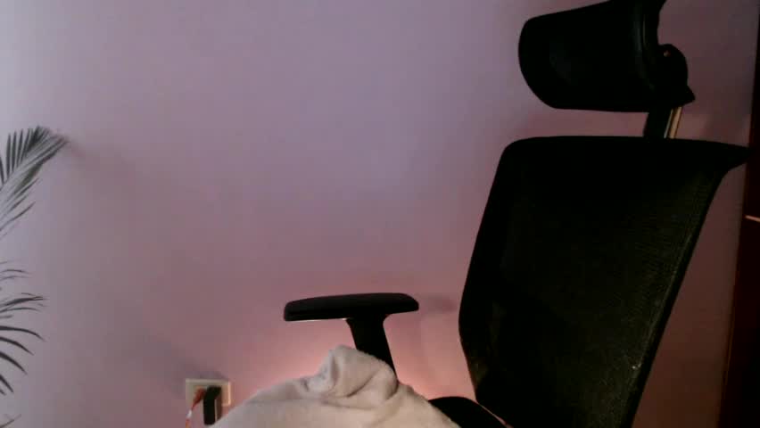 oliviaaa__ live