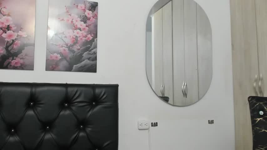 pinky_f00x 💶 free sex chat