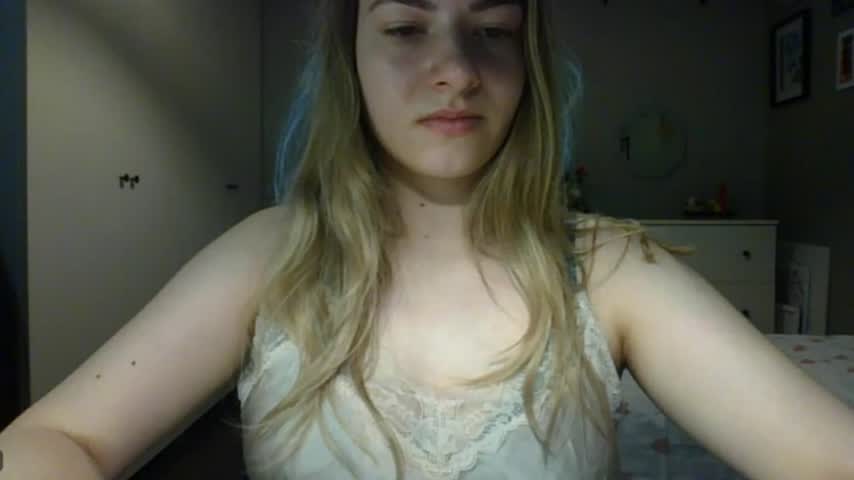 rosie_june 🌦 online chat