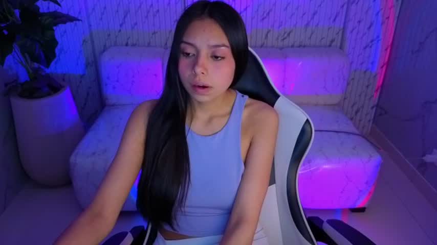 samantha_tx_ 🧠 live webcam
