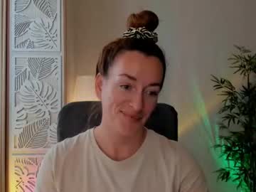 save_the_qween 👲 live online chat