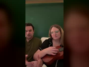 thatcutegirlwtheglasses live